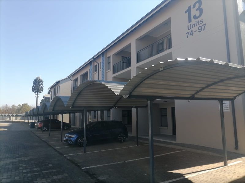 TWO BEDROOM 2 BATHROOM AT RASOUW(CENTURION) IN DU VIN ESTATE GROUND FLOOR UNIT - Photo 8