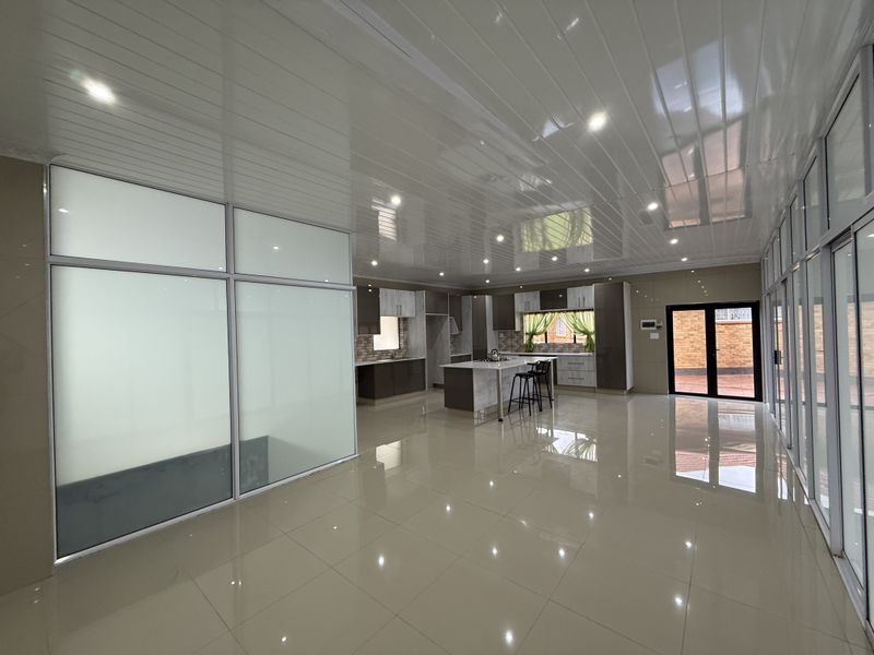 Modern and spacious garden apartment to rent on shared premises! - Photo 2