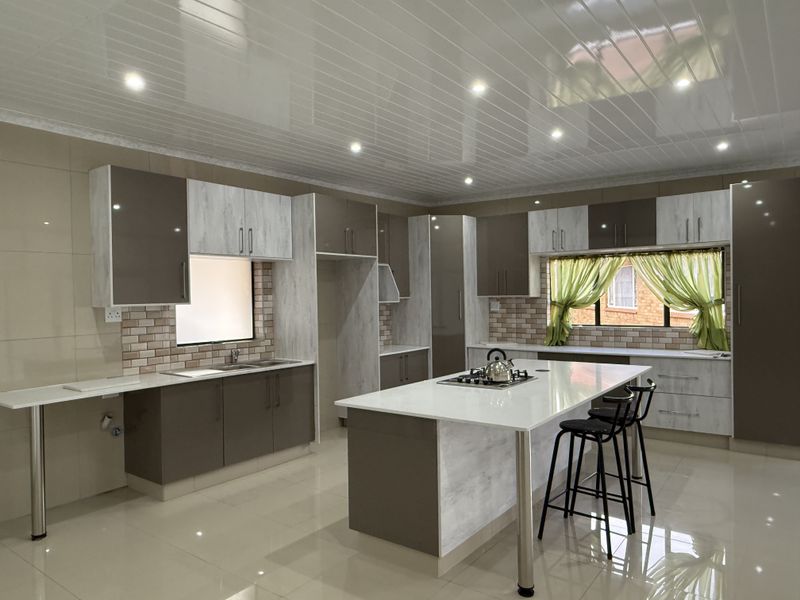 Modern and spacious garden apartment to rent on shared premises! - Photo 3