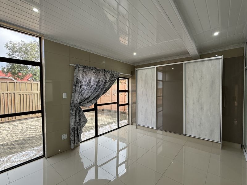 Modern and spacious garden apartment to rent on shared premises! - Photo 9