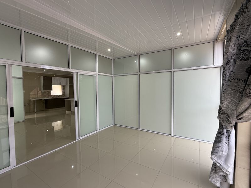 Modern and spacious garden apartment to rent on shared premises! - Photo 10