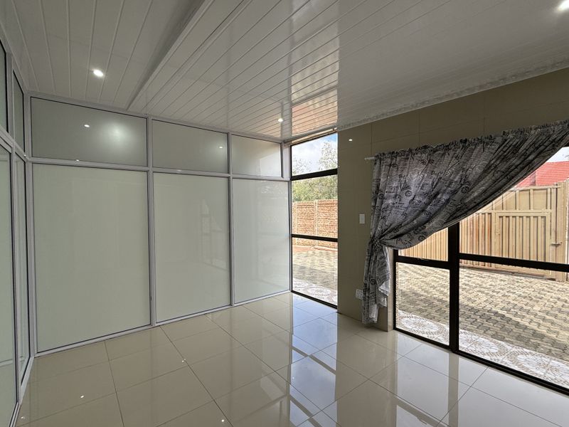 Modern and spacious garden apartment to rent on shared premises! - Photo 8