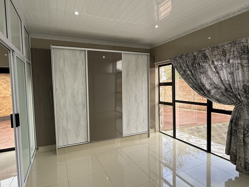 Modern and spacious garden apartment to rent on shared premises! - Photo 6