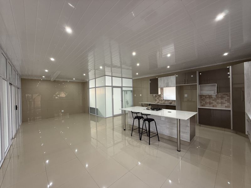Modern and spacious garden apartment to rent on shared premises! - Photo 4