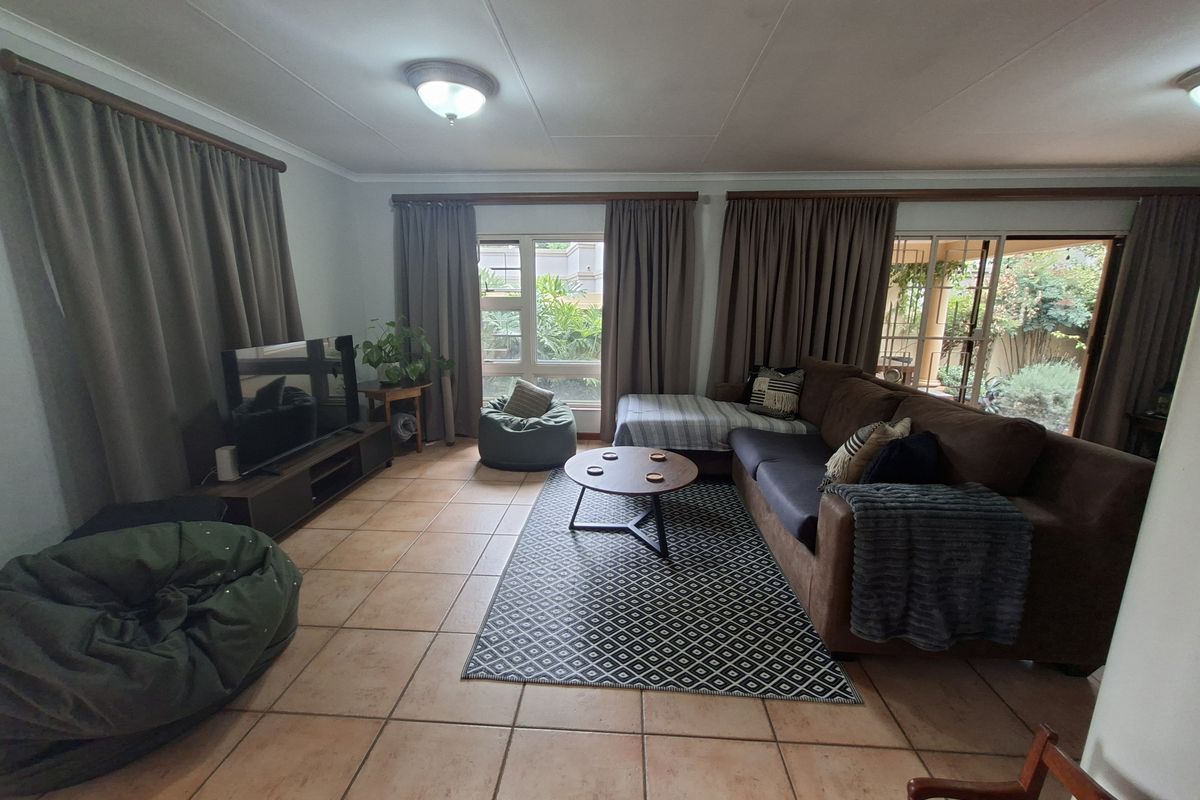 Lovely Freehold in Small Secure estate - Photo 5