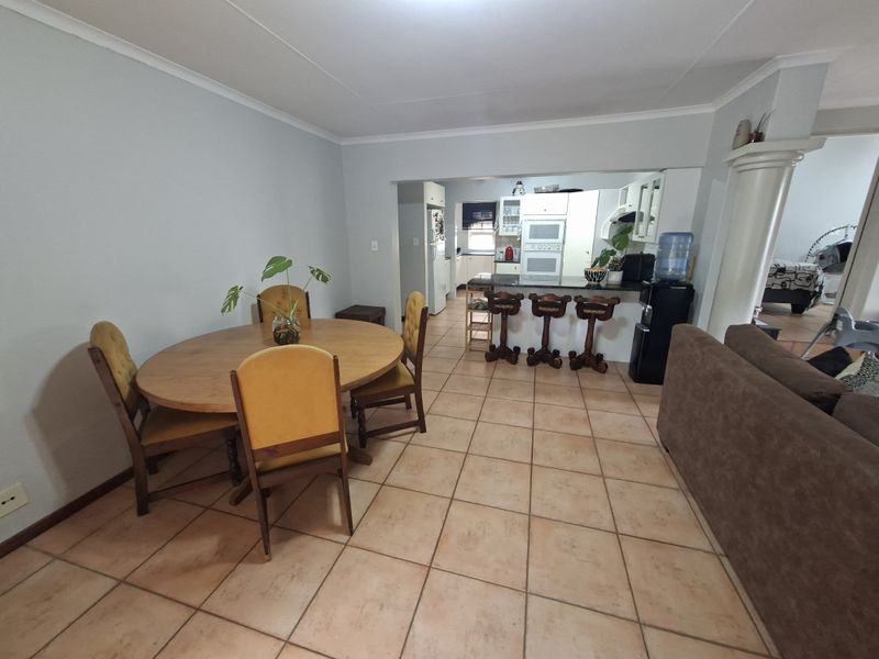 Lovely Freehold in Small Secure estate - Photo 8