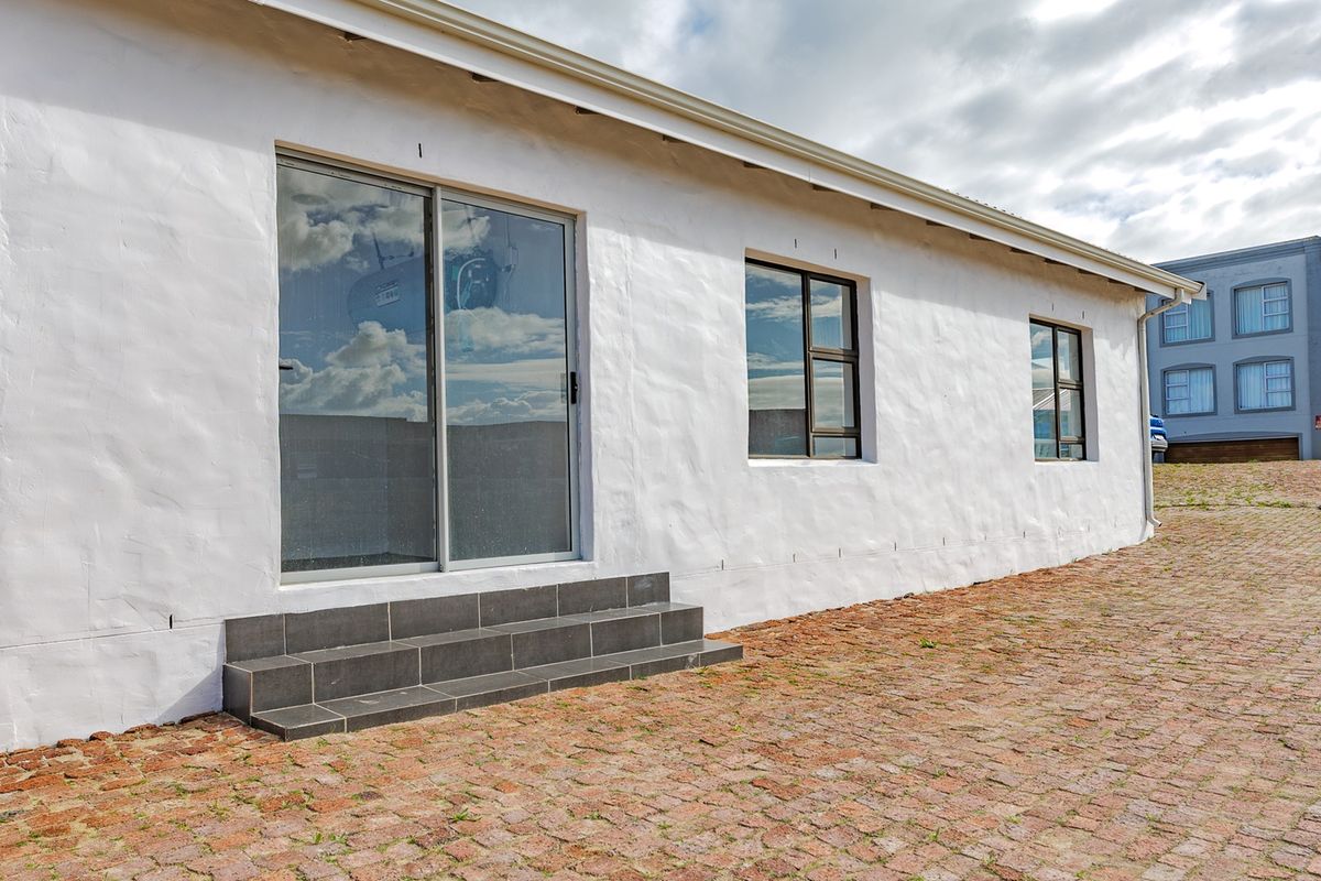 Affordable Long-Term Rental Unit in Struisbaai - Photo 3
