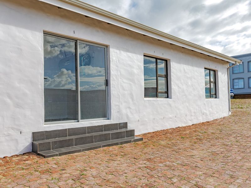 Affordable Long-Term Rental Unit in Struisbaai - Photo 3