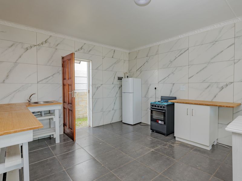 Affordable Long-Term Rental Unit in Struisbaai - Photo 10