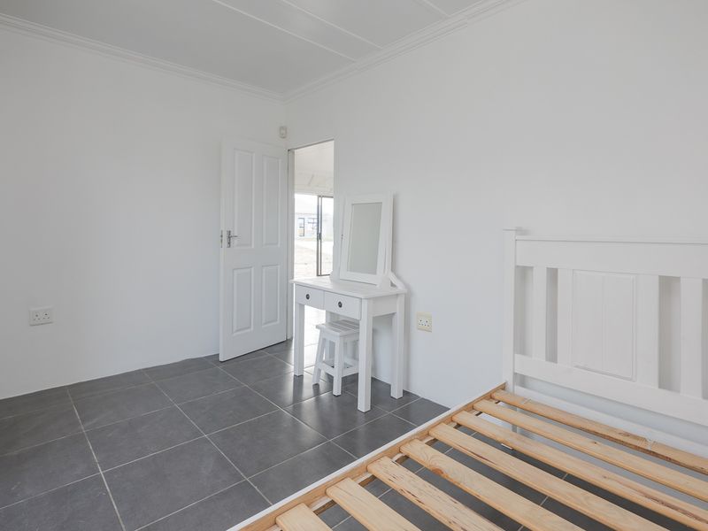 Affordable Long-Term Rental Unit in Struisbaai - Photo 8
