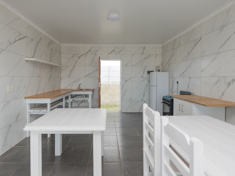 Affordable Long-Term Rental Unit in Struisbaai - Photo 9