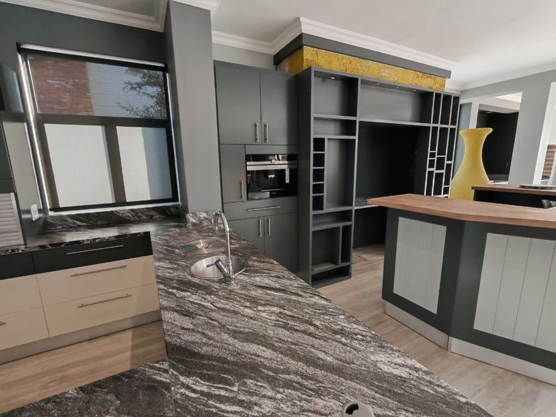 Invest Wisely:  Superior space at exceptional value per square metre - Photo 8
