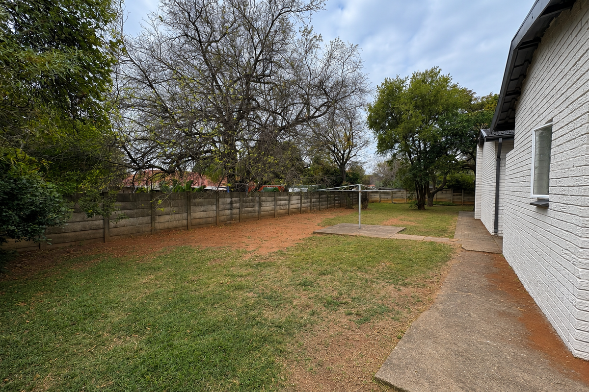 Beautifully Renovated Family Home - Photo 3