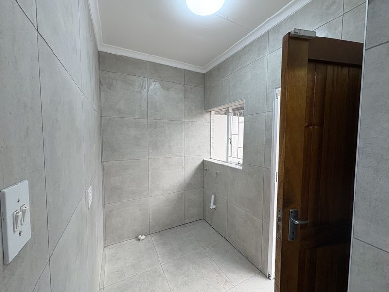 Beautifully Renovated Family Home - Photo 8