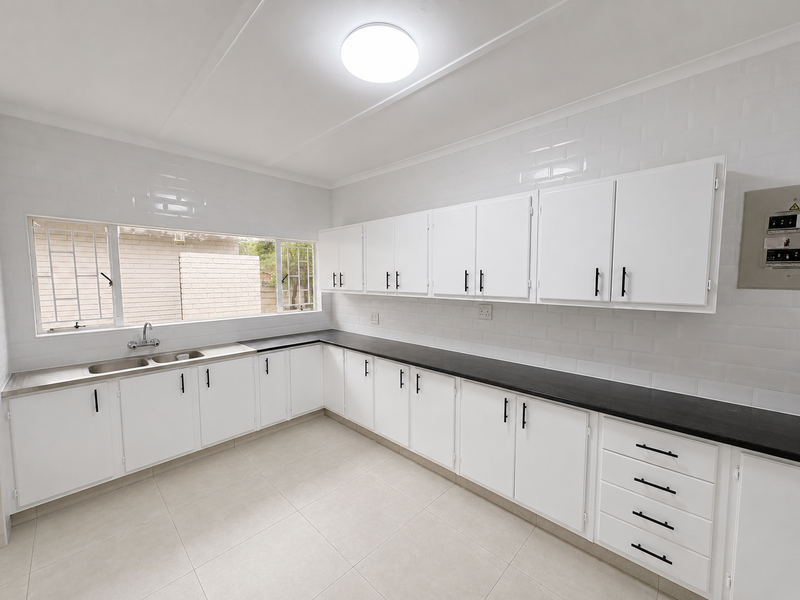 Beautifully Renovated Family Home - Photo 6