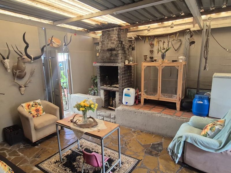 Spacious 5 Bedroom House For Sale - Photo 6
