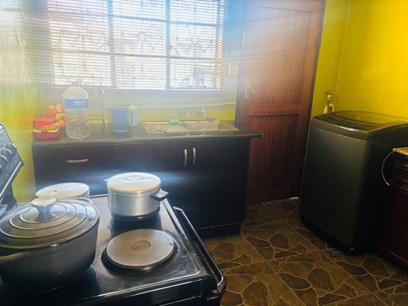 Charming 2-Bedroom Home for Sale in Tsakane Central - Photo 8