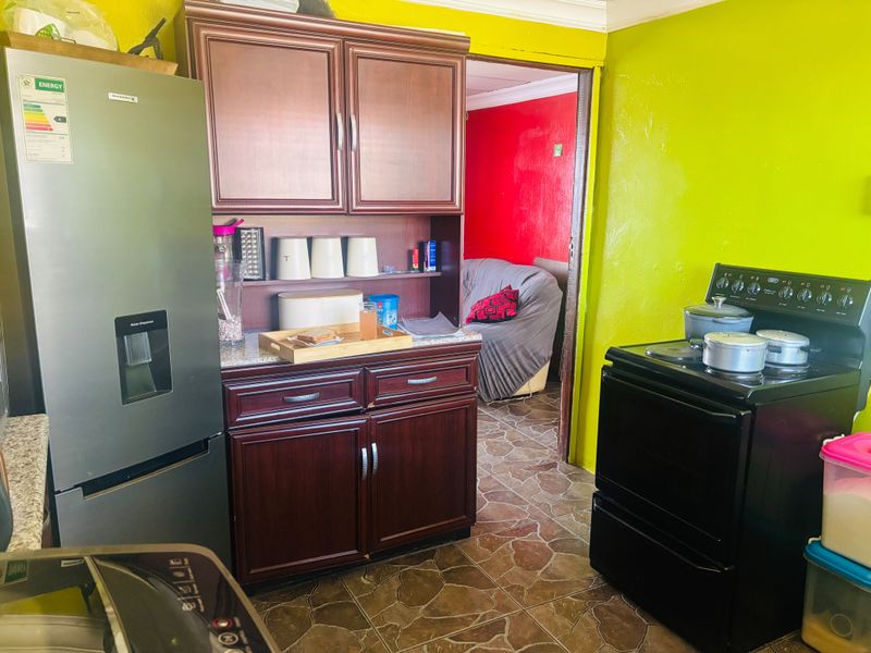 Charming 2-Bedroom Home for Sale in Tsakane Central - Photo 6