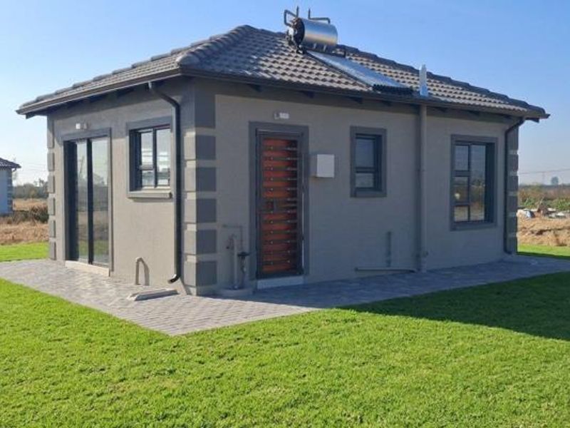 Charming 2-Bedroom Home for Sale in Windmill Park - Photo 2