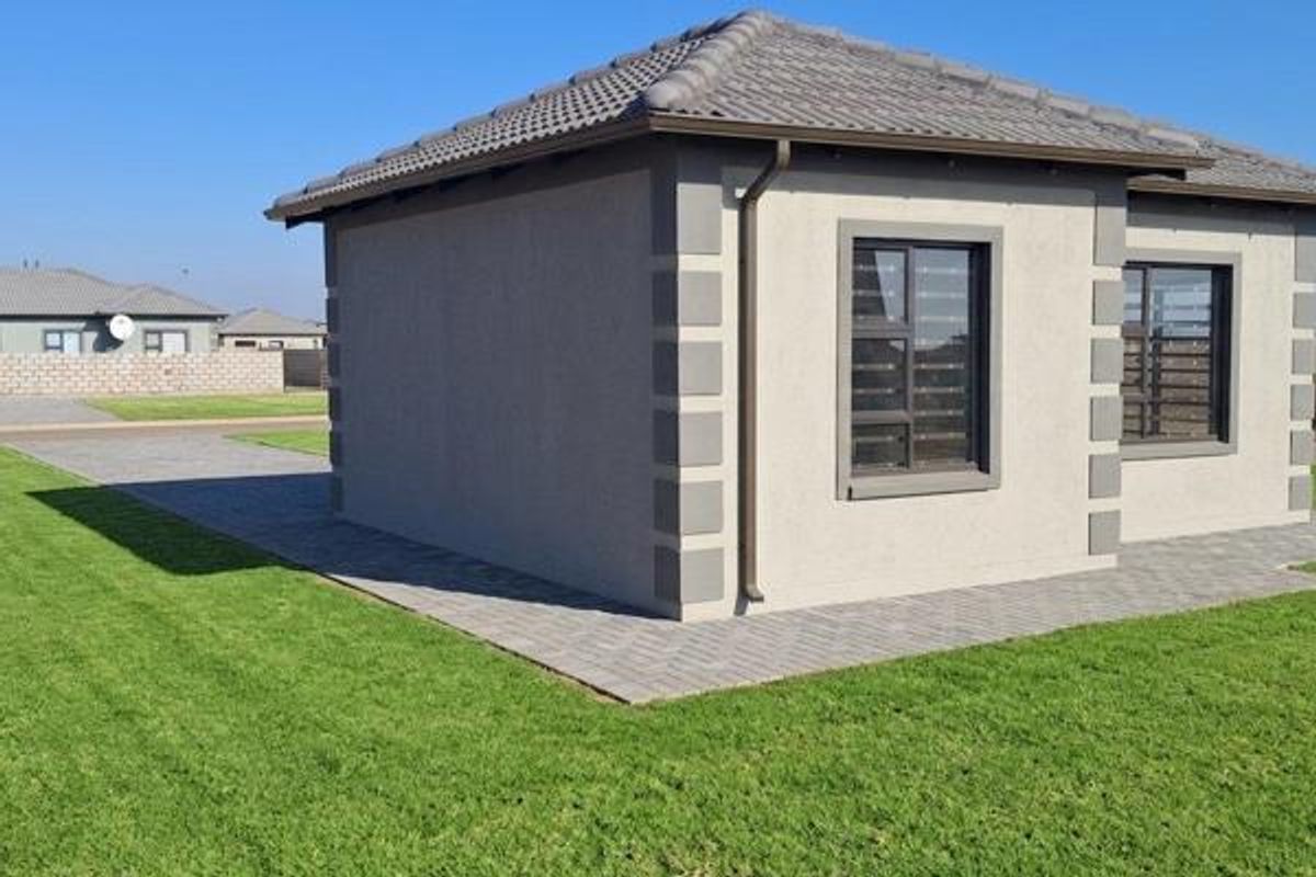 Charming 2-Bedroom Home for Sale in Windmill Park - Photo 3