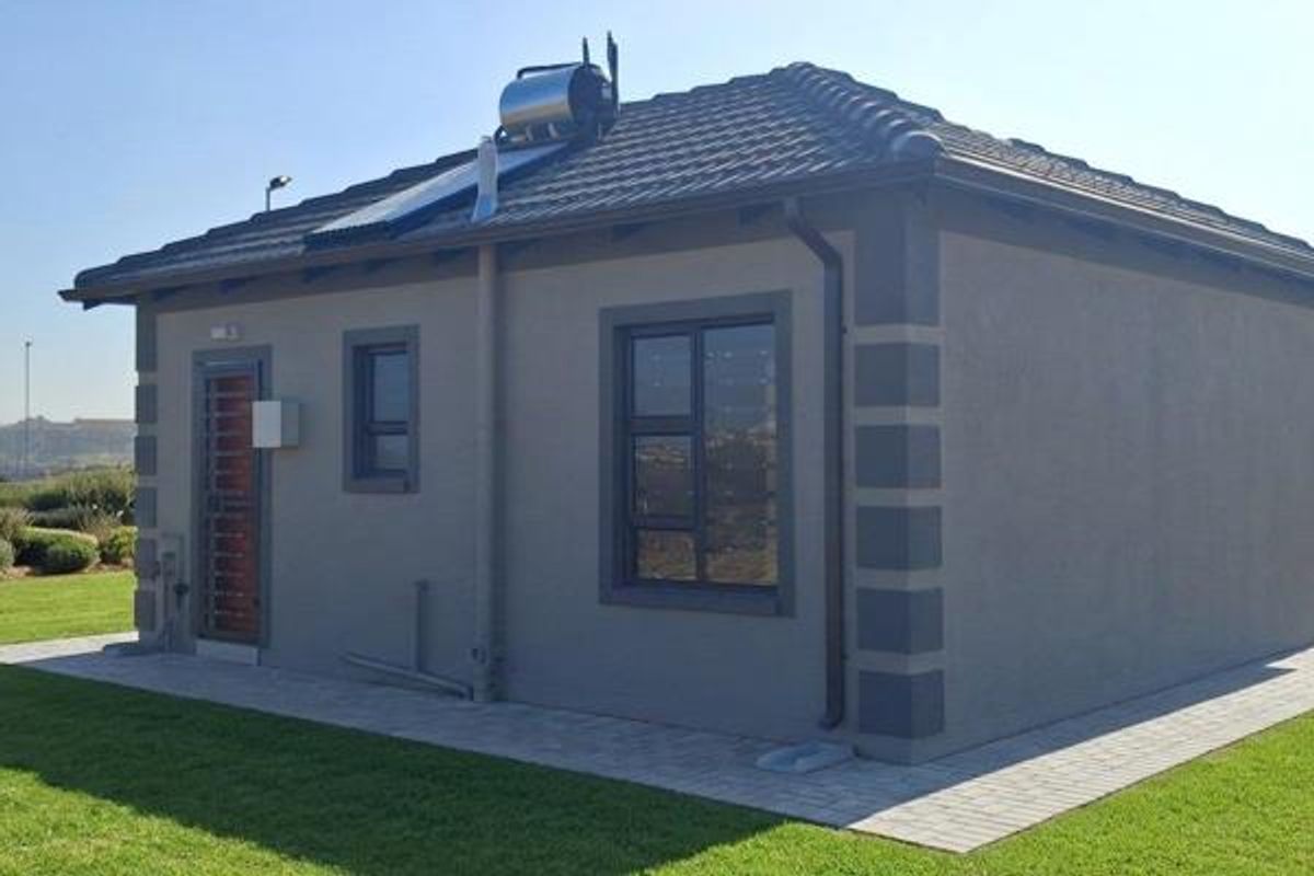 Charming 2-Bedroom Home for Sale in Windmill Park - Photo 5