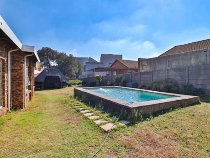 LOCATION!!! COZY FAMILY HOME & LIMITLESS POTENTIAL IN THE HEART OF WINCHESTER HILLS! - Photo 5
