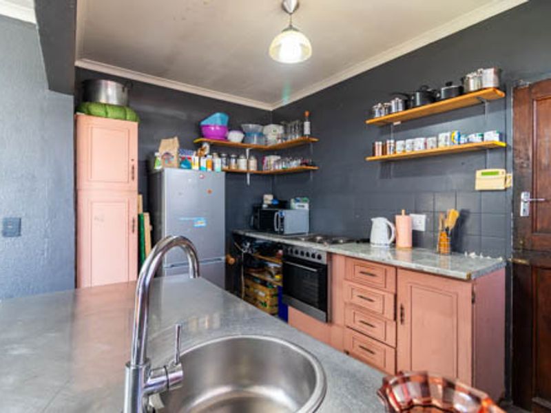 LOCATION!!! COZY FAMILY HOME & LIMITLESS POTENTIAL IN THE HEART OF WINCHESTER HILLS! - Photo 10