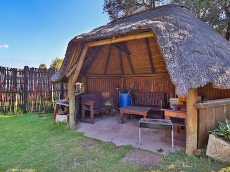 LOCATION!!! COZY FAMILY HOME & LIMITLESS POTENTIAL IN THE HEART OF WINCHESTER HILLS! - Photo 4