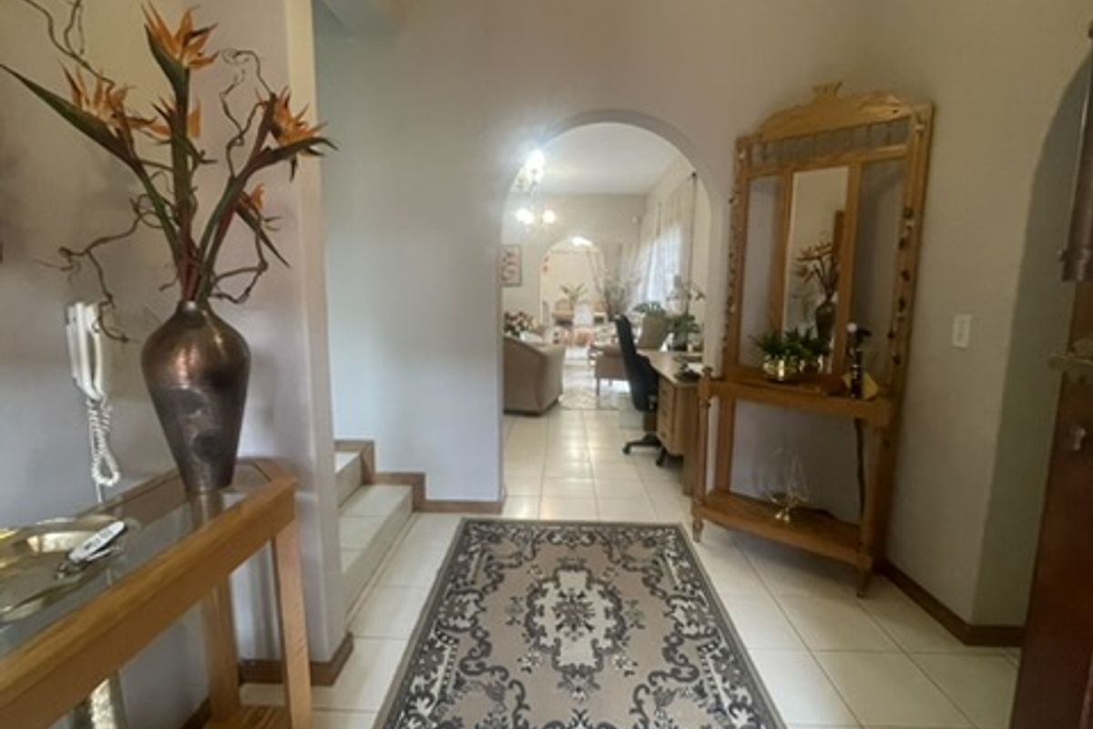 SECURE LUXURIOUS WITH BREATHTAKING MOUNTAIN VIEWS!!! JUST MOVE IN & RELAX!!! - Photo 3