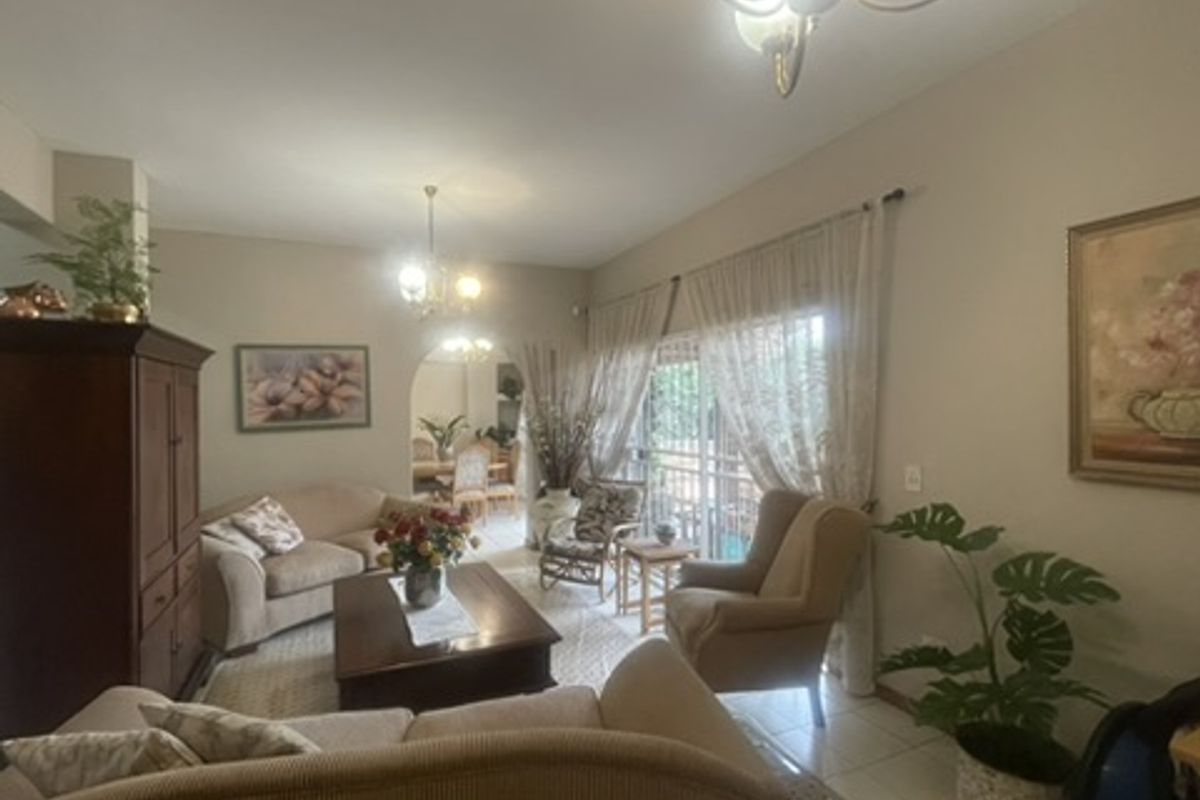 SECURE LUXURIOUS WITH BREATHTAKING MOUNTAIN VIEWS!!! JUST MOVE IN & RELAX!!! - Photo 4
