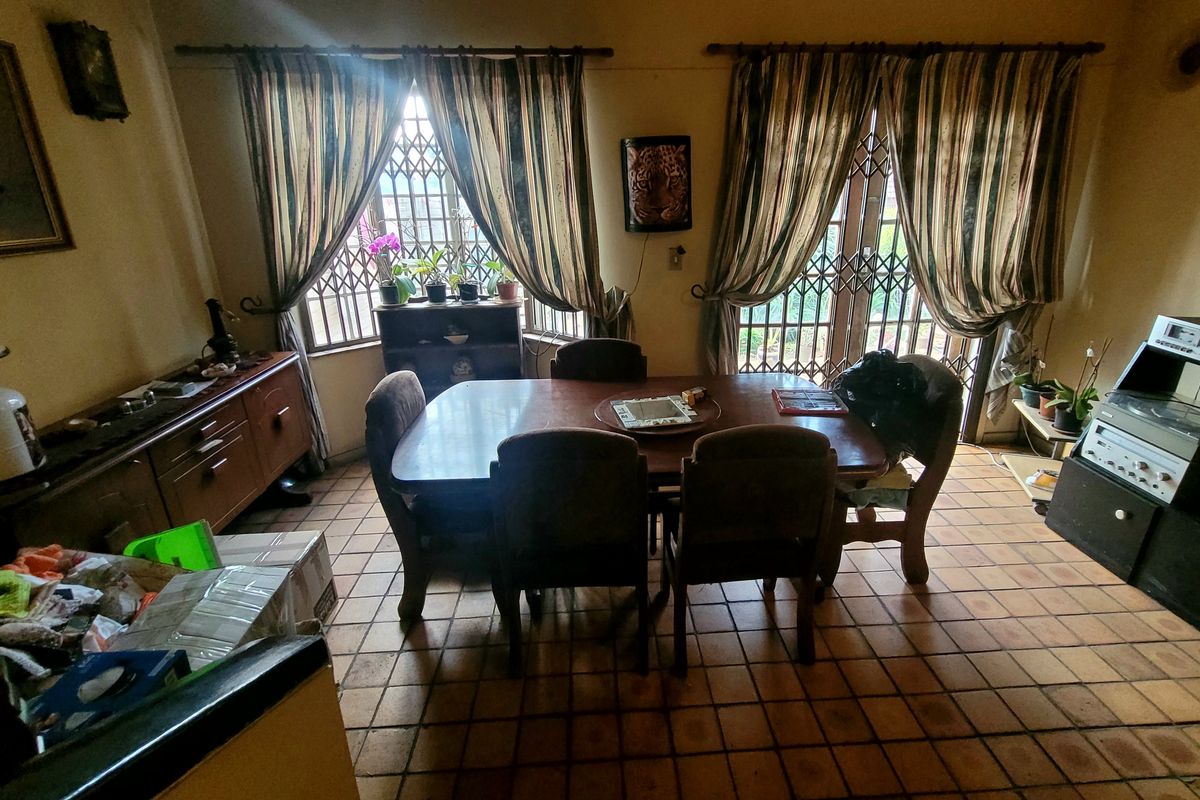 Spacious 3-Bedroom Apartment for Sale in Sunnyside - Photo 3