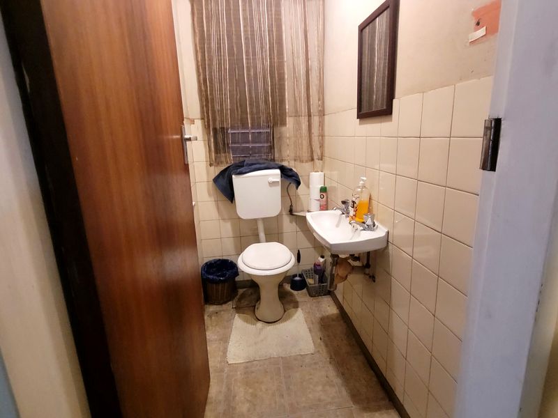 Spacious 3-Bedroom Apartment for Sale in Sunnyside - Photo 10