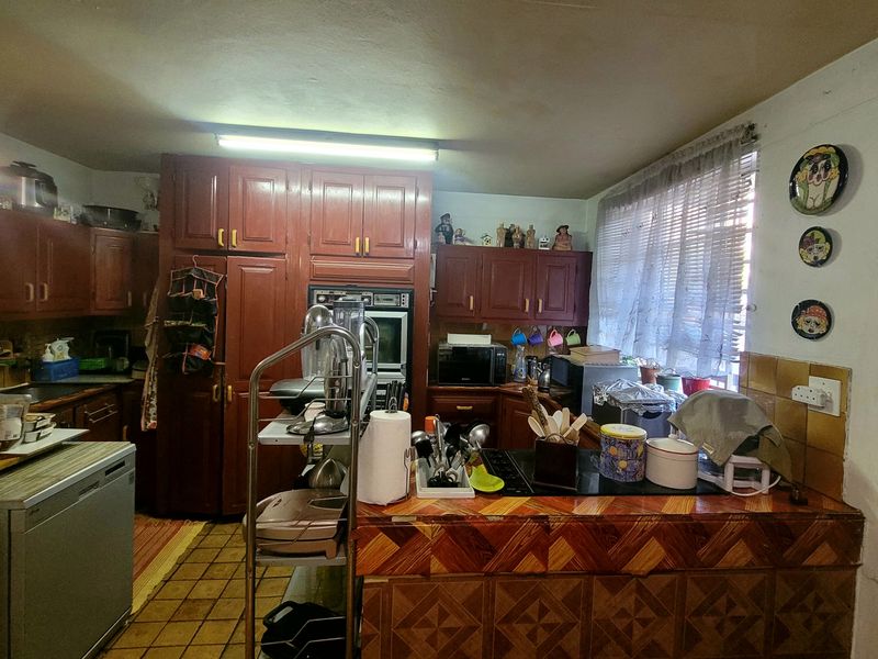 Spacious 3-Bedroom Apartment for Sale in Sunnyside - Photo 9