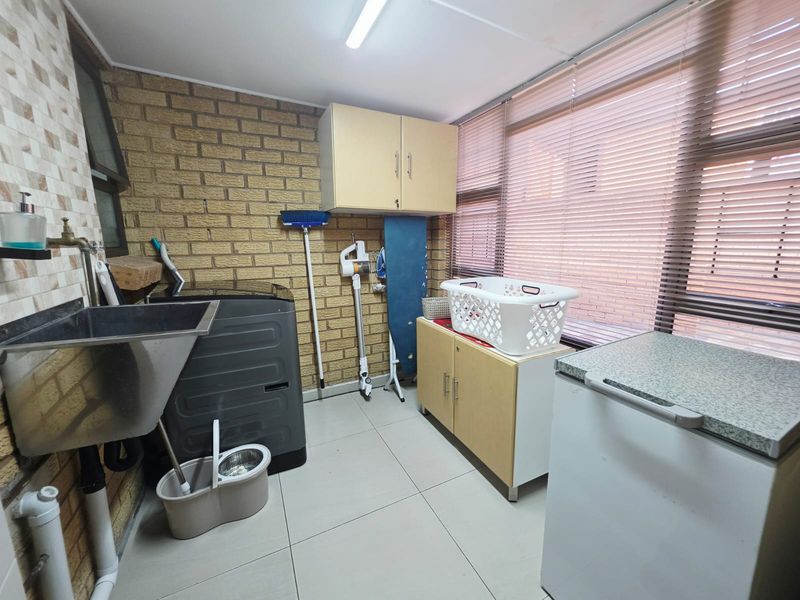 Beautiful 3-Bedroom Family Home in a Secure Complex - Photo 10