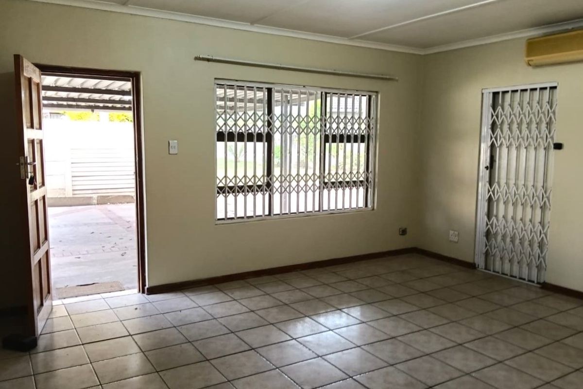 Discover Comfort And Convenience in Birdswood - Photo 3