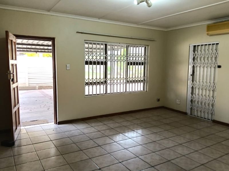 Discover Comfort And Convenience in Birdswood - Photo 3