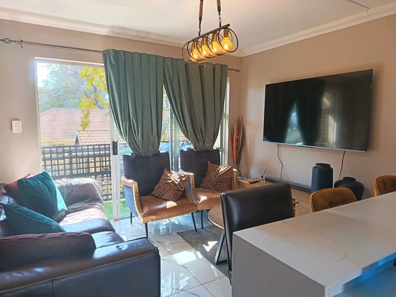 Well-Maintained 3-Bedroom Apartment – Move-In Ready - Photo 4