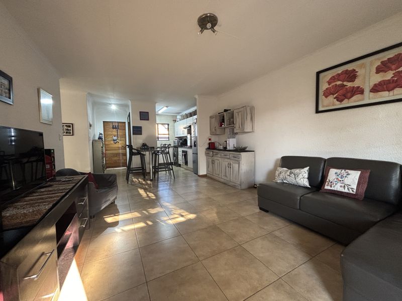 Charming 3-bedroom simplex for sale in Beyers Park, Boksburg—perfect for families seeking comfort! - Photo 7