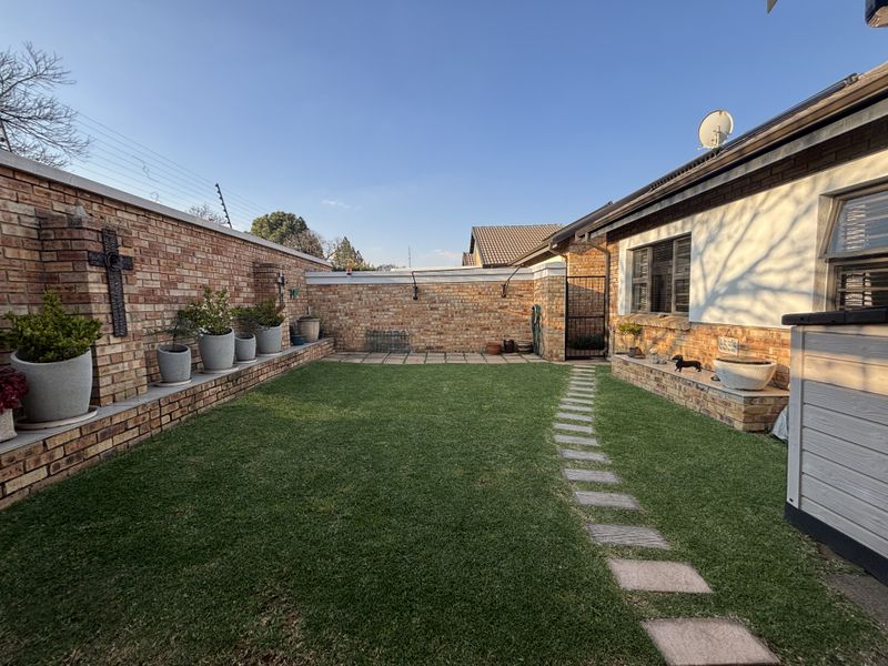 Charming 3-bedroom simplex for sale in Beyers Park, Boksburg—perfect for families seeking comfort! - Photo 6