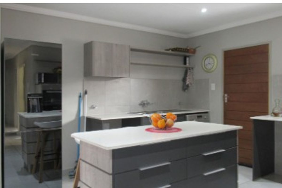 Exceptional Value in Cosmos City- 3 Bedroom House for Sale - Photo 3