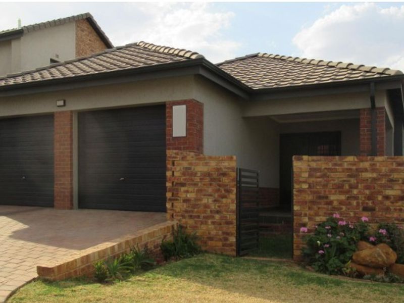 Exceptional Value in Cosmos City- 3 Bedroom House for Sale - Photo 1