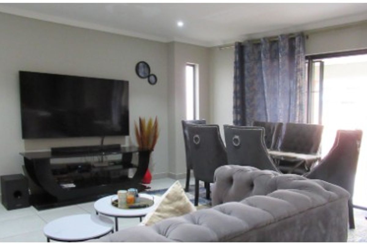 Exceptional Value in Cosmos City- 3 Bedroom House for Sale - Photo 5