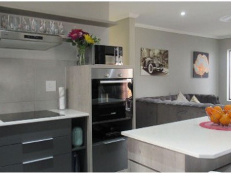 Exceptional Value in Cosmos City- 3 Bedroom House for Sale - Photo 7