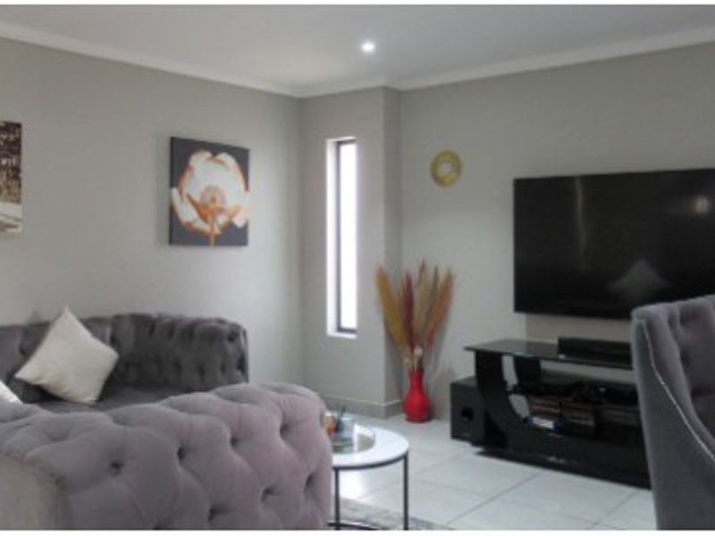Exceptional Value in Cosmos City- 3 Bedroom House for Sale - Photo 6
