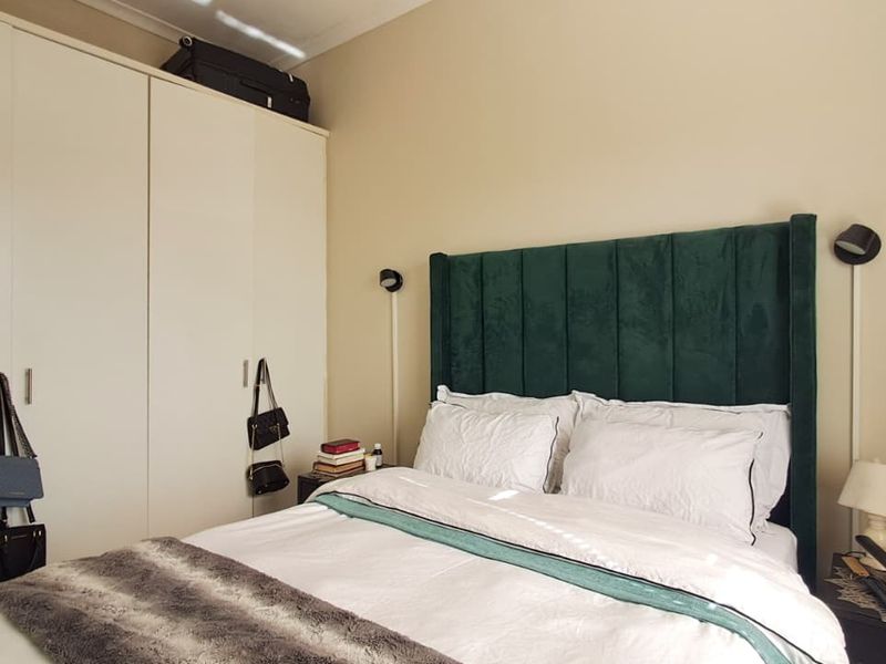 Cozy 2-Bedroom Apartment To Rent in Buhrein Estate! - Photo 9