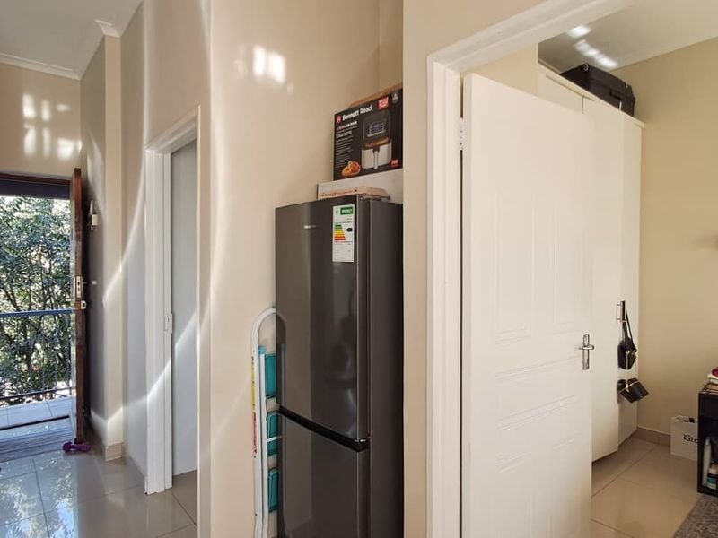 Cozy 2-Bedroom Apartment To Rent in Buhrein Estate! - Photo 7