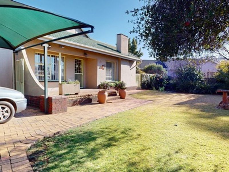 Harcourts Live Luxury Non-Distressed Auction Bidding to Start From R1 100 000 - Photo 6