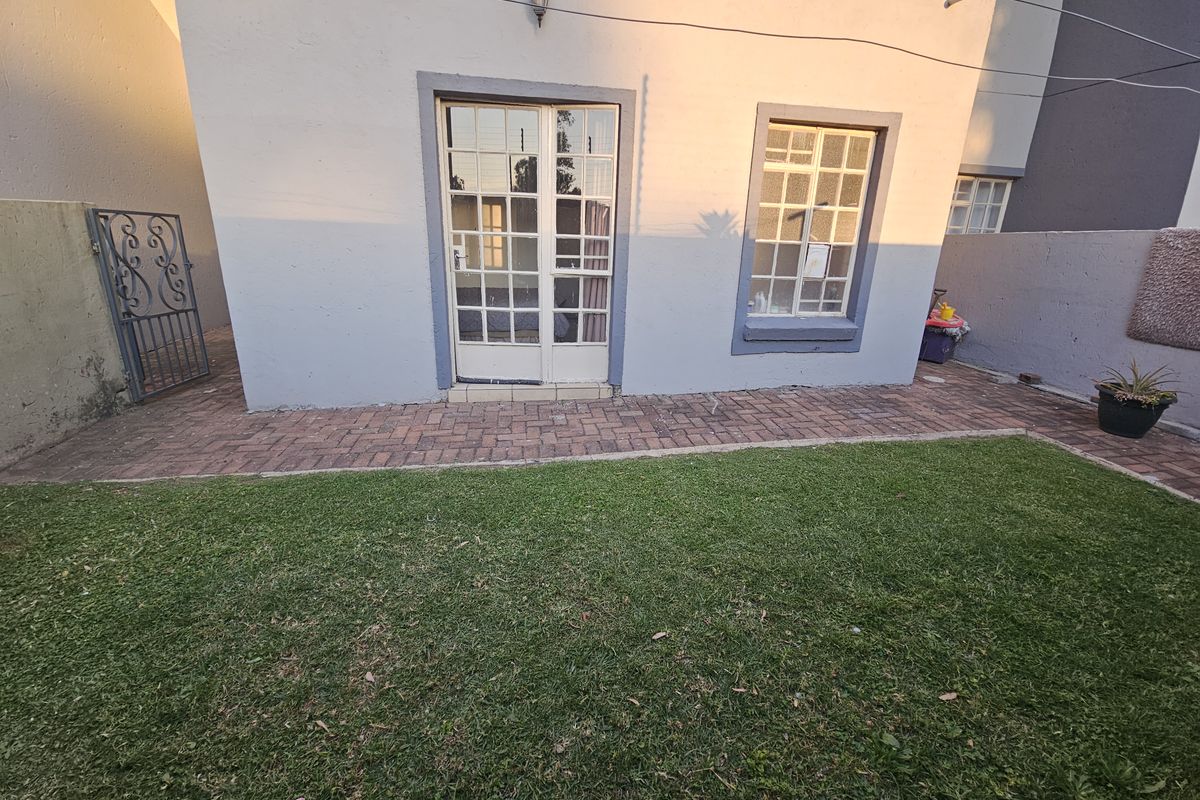 Enjoy comfortable living in a modern apartment located within a secured Estate - Photo 2