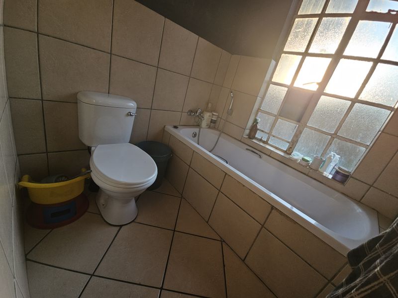 Enjoy comfortable living in a modern apartment located within a secured Estate - Photo 10
