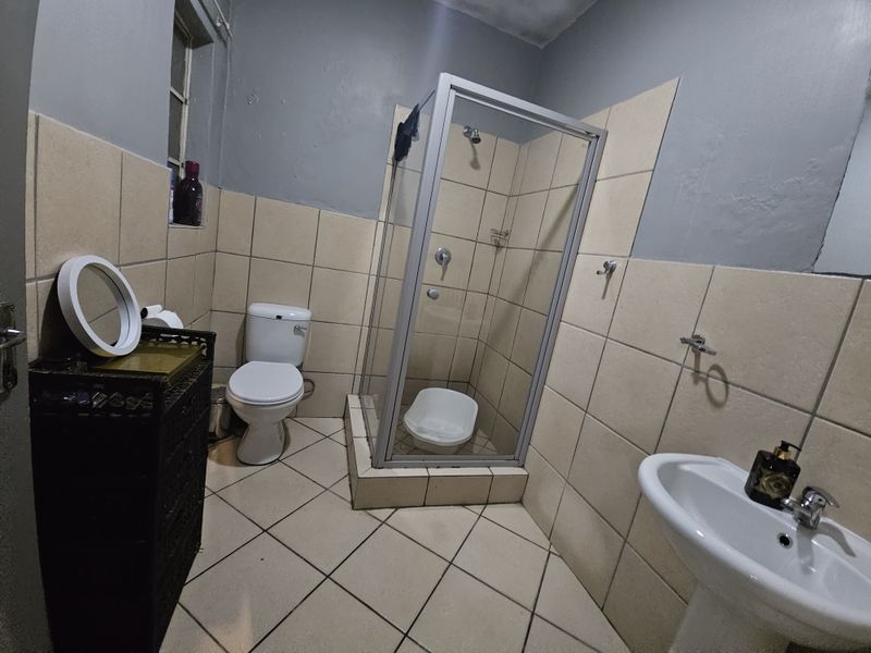 Enjoy comfortable living in a modern apartment located within a secured Estate - Photo 7
